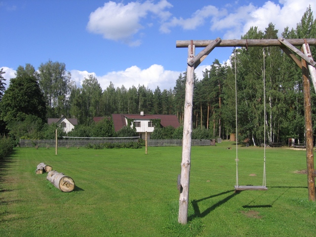Männi talu puhkemaja ümber on palju avarust.